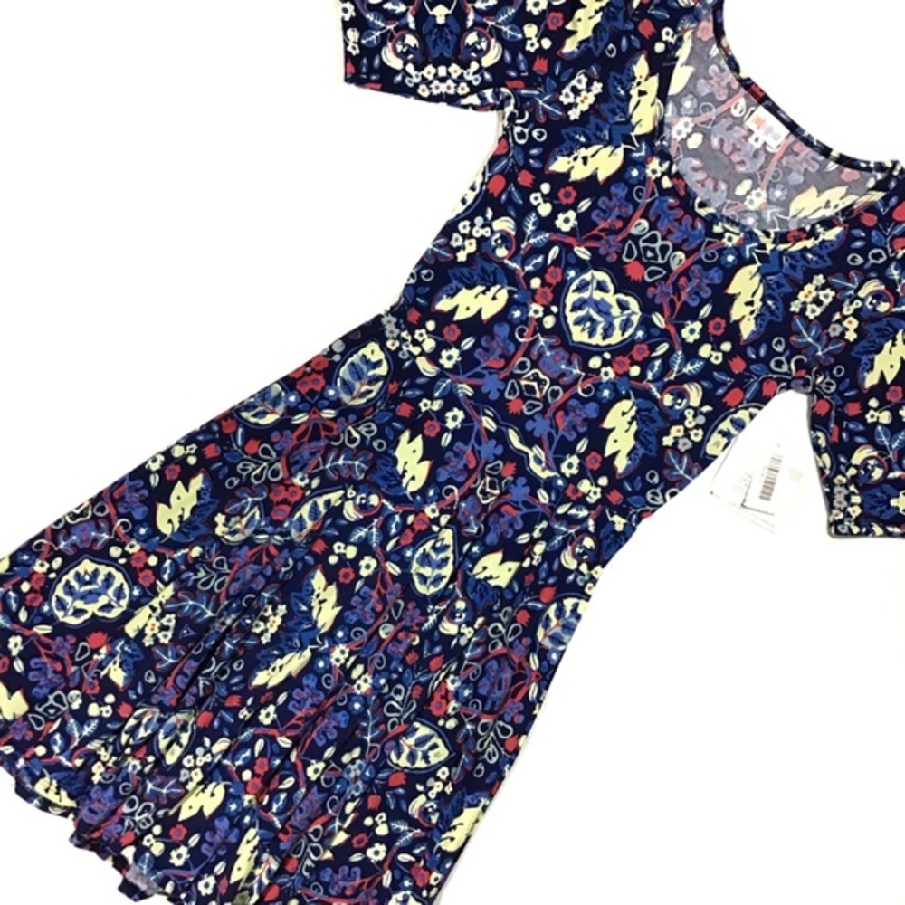 Dress LuLaRoe Nicole flattering A-line Small NWT